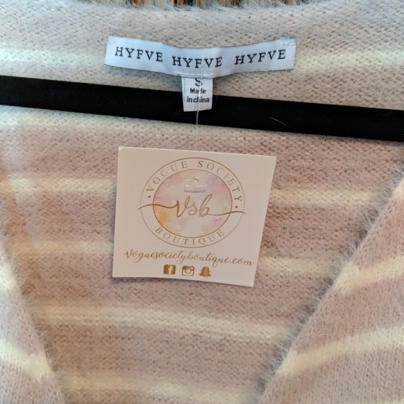 Eyelash CrissCross Semi Cropped Sweater - Picture 3 of 5